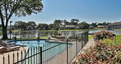 Waterfront Walden Lodge! Discounted Monthly Stays!