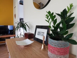 Cabin | 2 bedrooms, iron/ironing board, free WiFi, bed sheets - 2bed Cabin w/ Parking Near Snowdonia National Park (Caernarfon)