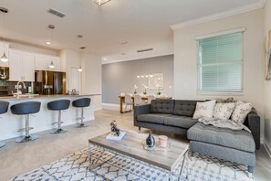 Living area - 4321 QS - Magical Haven Townhome w/ Pool (Kissimmee)