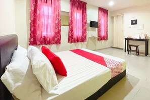 Deluxe Double Room | 1 bedroom, bed sheets