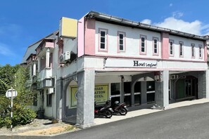 Exterior - OYO 90324 Muar Station Hotel (Langkawi)