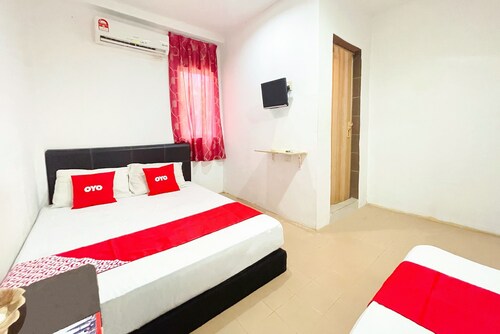 OYO 90324 Muar Station Hotel