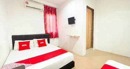 OYO 90324 Muar Station Hotel