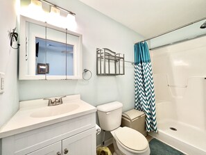 Shower, hair dryer, towels, toilet paper - Oceanside Getaway_Studio_Kitchen_Pool_WiFi (Atlantic Beach)