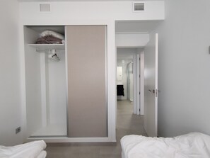 2 bedrooms
