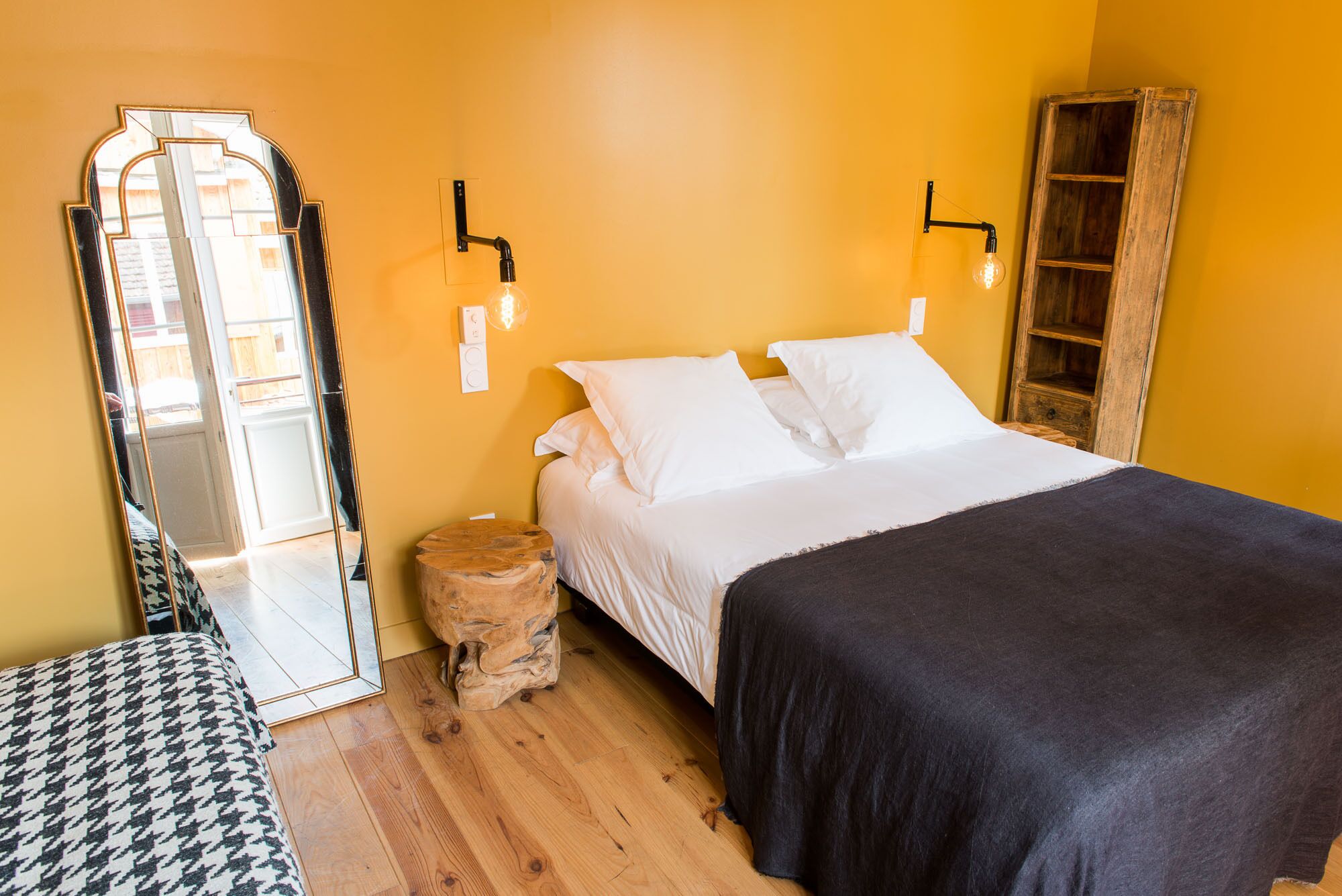 Deluxe-Dreibettzimmer | Hochwertige Bettwaren, Select-Comfort-Betten, individuell dekoriert