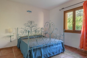 Comfort Apartment | Iron/ironing board, bed sheets - Residence BouganVillage (Budoni)