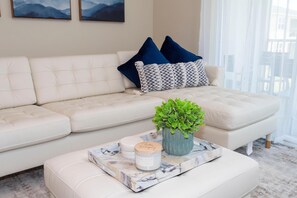 LÀgenhet - flera sÀngar (1133 DL - Chic pet-friendly 3BR Townh) | Vardagsrum