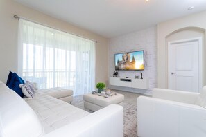 Condo, Multiple Beds (1133 DL - Chic pet-friendly 3BR Townh) | Living area - 1133 DL - Chic Pet-friendly 3BR Townhome: 8 Guests (Davenport)