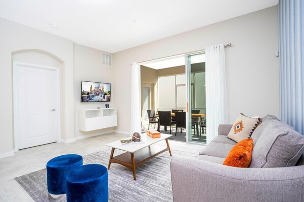 Condo, Plusieurs lits (1169 CD - Game Room Condo: Pool, Disn) | Aire de séjour