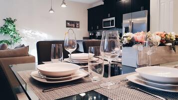 Condo, Multiple Beds (1556 PD - Poolside Bliss: Enchanted 4) | Dining