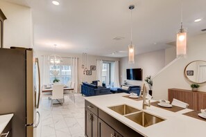 公寓客房, 多張床 (412 OC  - 5BR Home Bliss: Private Poo) | 住宿內部