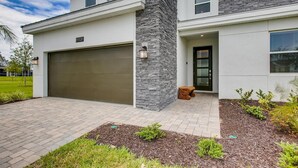 Hus - flere senge (8908 CC - 6BR Luxury Home: Private Po) | Udendørsområde