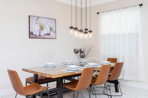 Casa, várias camas (664 WS 5BR Single-Family Luxury: Priv) | Opções para refeição