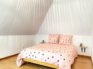 2 chambres, fer et planche Ă repasser, Wi-Fi gratuit, draps fournis