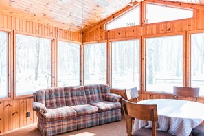 Interior - The Cozy Cottage (Nappanee)