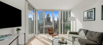 Level Chicago - River North