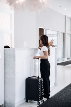 Interior at Level Chicago - River North