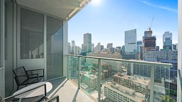 高級寢具、特厚豪華床墊、房內夾萬、獨特裝修