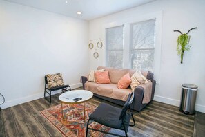 Apartment (2 Bedrooms) | Living area | TV