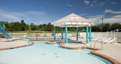 2BR Parkside Resort Williamsburg w/amenities