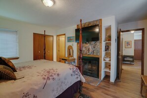 2 bedrooms, WiFi, bed sheets - Spacious condo close to the Chile Express (Angel Fire)