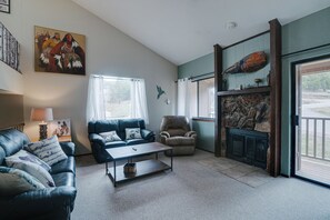 Flat-screen TV - Townhome close to the base area (Angel Fire)