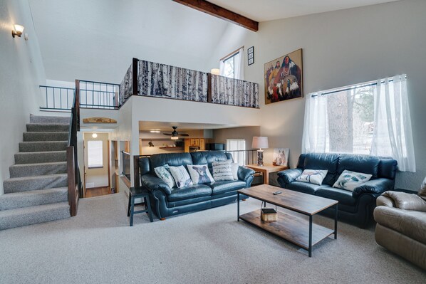 Flat-screen TV, fireplace