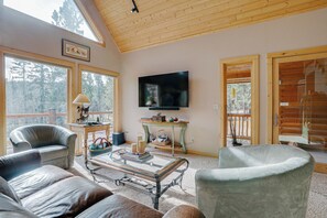 TV, fireplace - Home near Monte Verde Lake (Angel Fire)