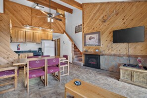 Dining - Condo within walking distance of the Chile Express (Angel Fire)
