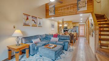 Flat-screen TV, fireplace, DVD player