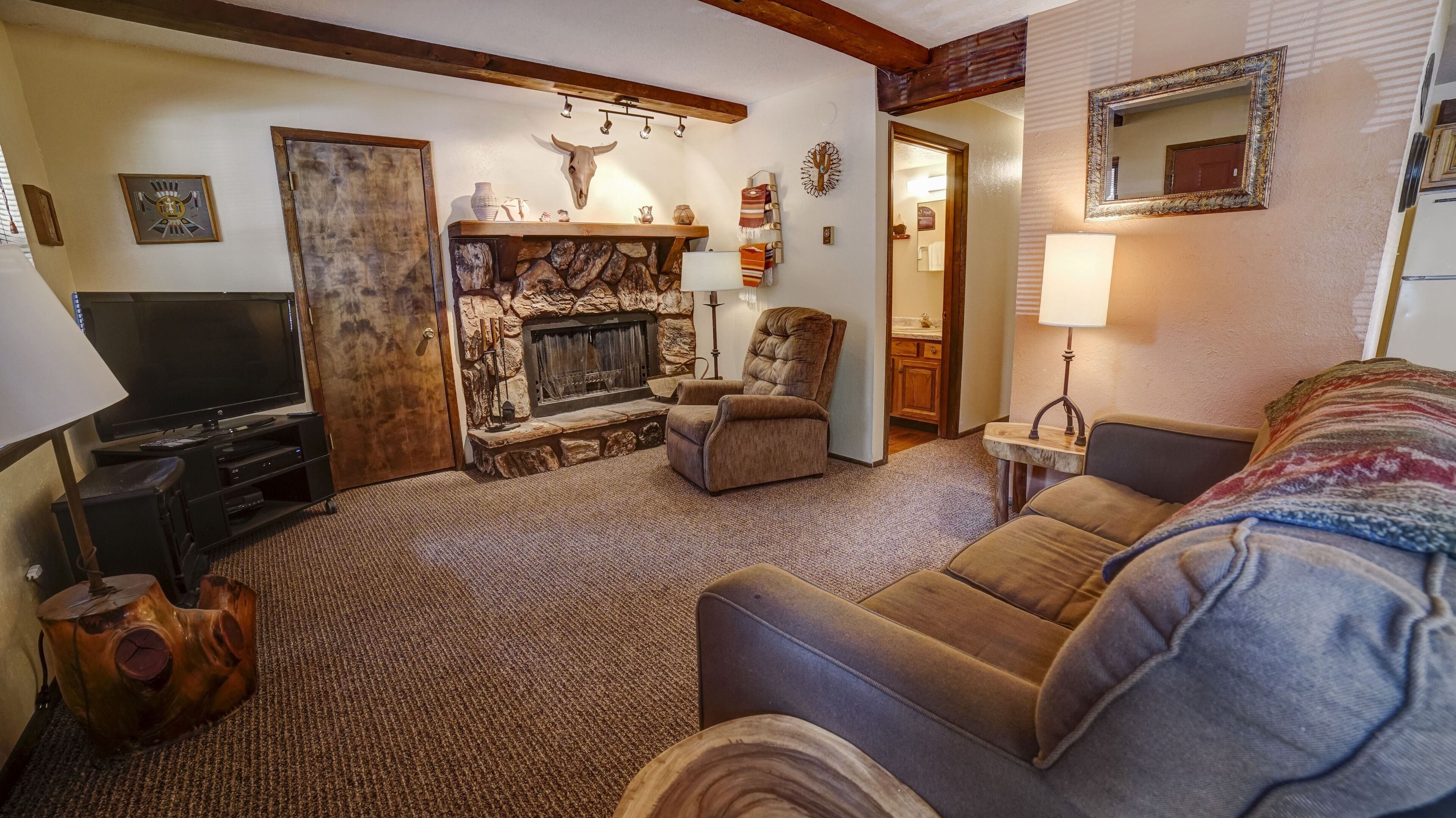 2 bedroom condo that sleeps up to 10