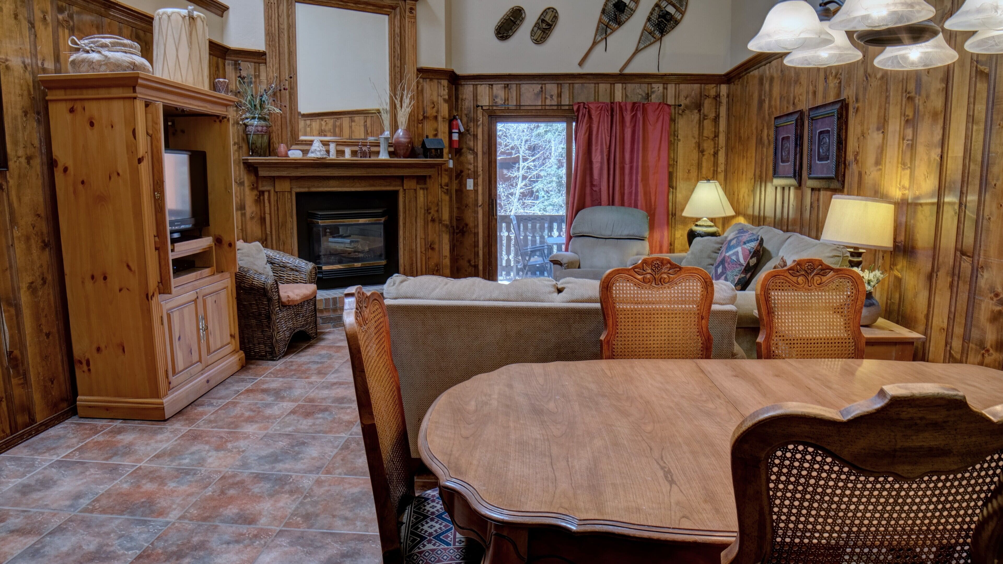 2 bedroom condo with a loft that sleeps up to 14