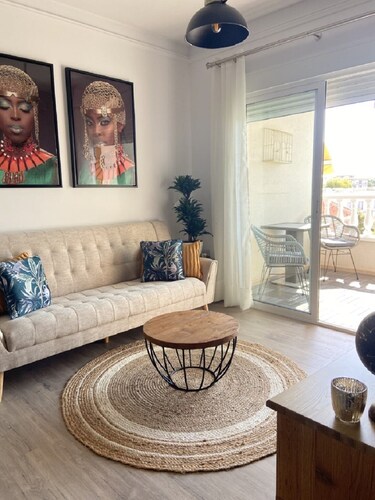 Cozy 2 bedroom and 2 bathroom Apartment