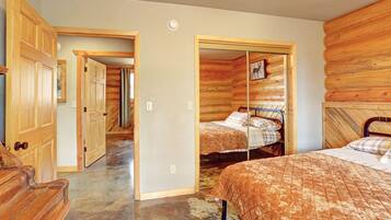 3 bedrooms, iron/ironing board, free WiFi, bed sheets