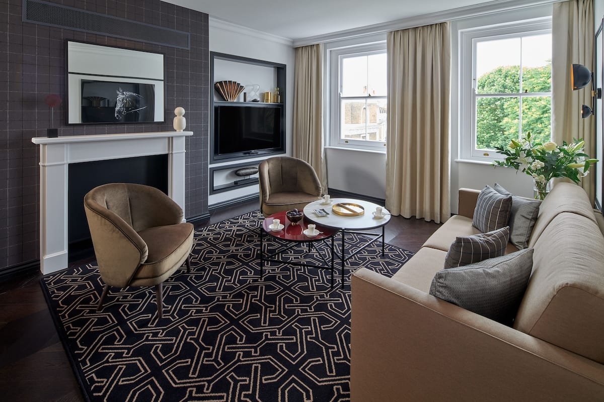 Deluxe Apartment, 2 Bedrooms | Living area