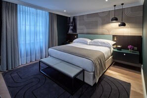 In-room safe, iron/ironing board, free WiFi, bed sheets - Lexham Gardens by Cheval Maison (London)