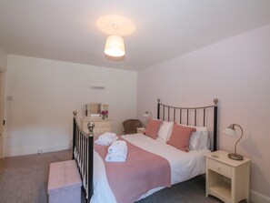Cottage | 3 bedrooms, individually decorated, individually furnished, free WiFi - Honeysuckle Cottage (Paignton)