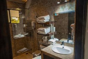 Bathroom - San Gregado Lodge (La Fortuna)