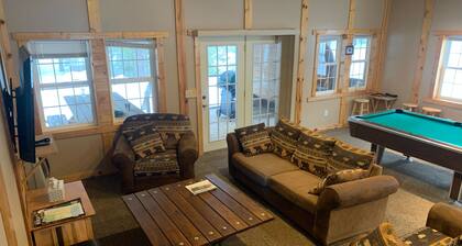 5 bedroom home in Paradise!! 4 miles from Tahquamenon Falls