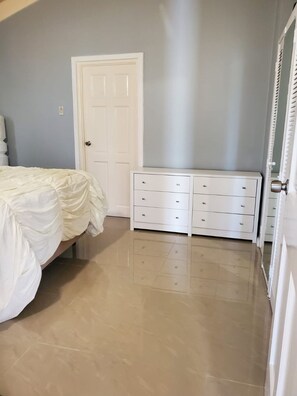 2 Schlafzimmer, Bügeleisen/Bügelbrett, kostenloses WLAN, Bettwäsche