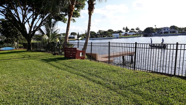 Property grounds - A private waterfront Lake Ida setting located in the middle of 23 acres (Boynton Beach)