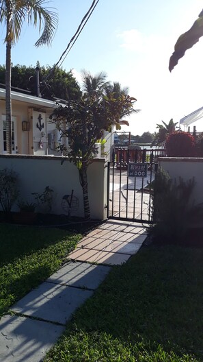 Property grounds - A private waterfront Lake Ida setting located in the middle of 23 acres (Boynton Beach)