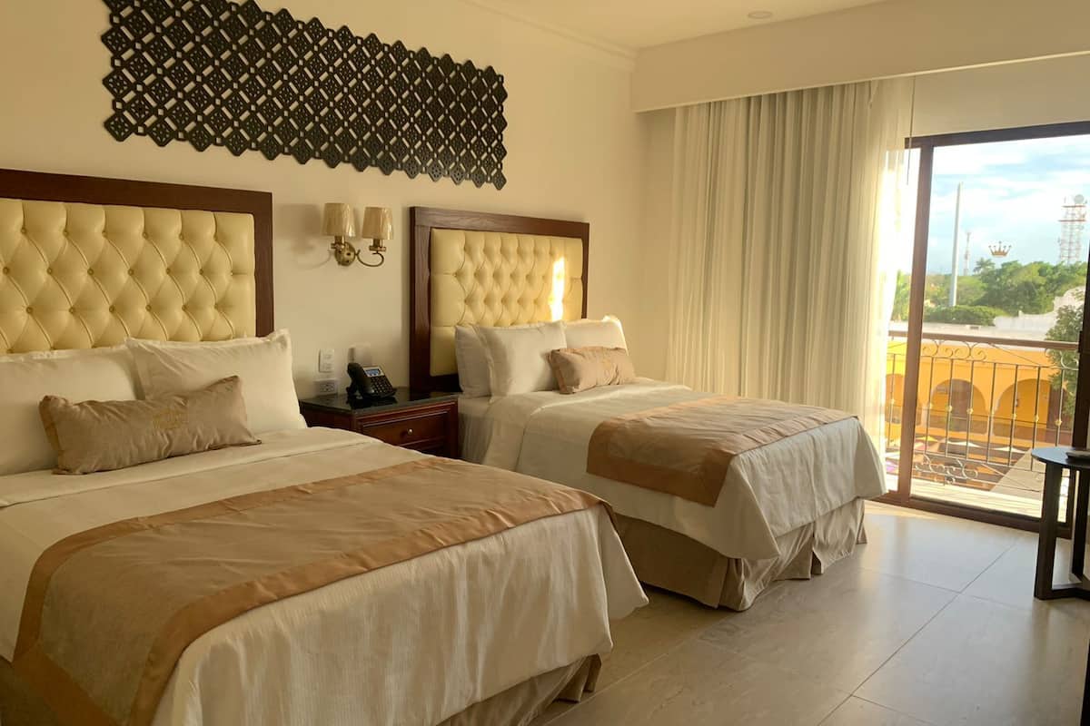 standard double room | 2 bedrooms, in-room safe, desk, iron/ironing board