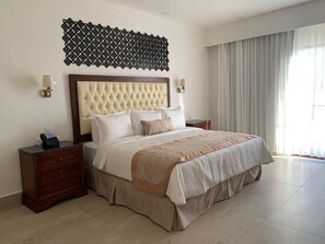 Standard Double Room, 1 King Bed | In-room safe, desk, iron/ironing board, free WiFi - Real Hispano (Valladolid)