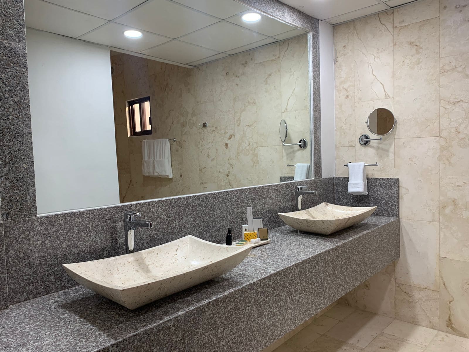 master suite deluxe | bathroom | shower, towels