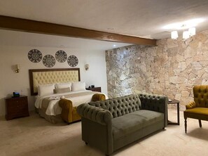 Junior Suite, 1 King Bed | In-room safe, desk, iron/ironing board, free WiFi - Real Hispano (Valladolid)