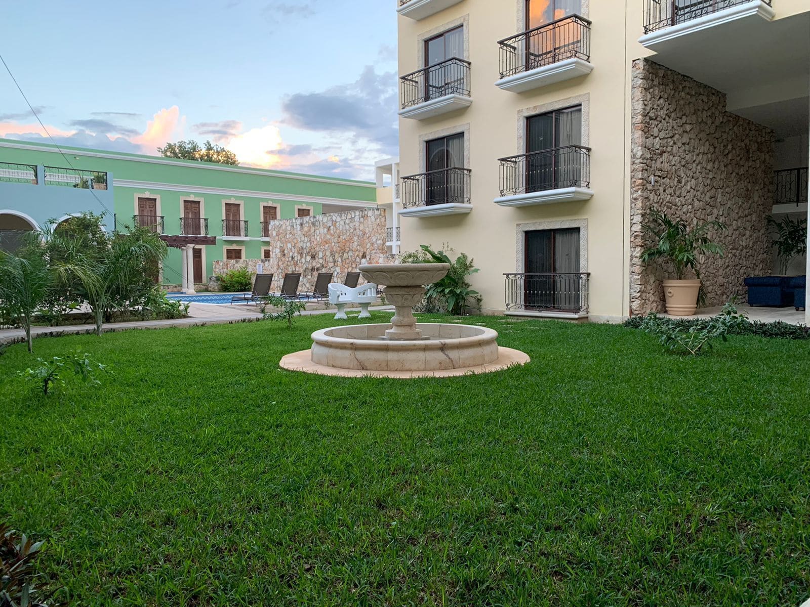 32-inch flat-screen tv with cable channels, tv