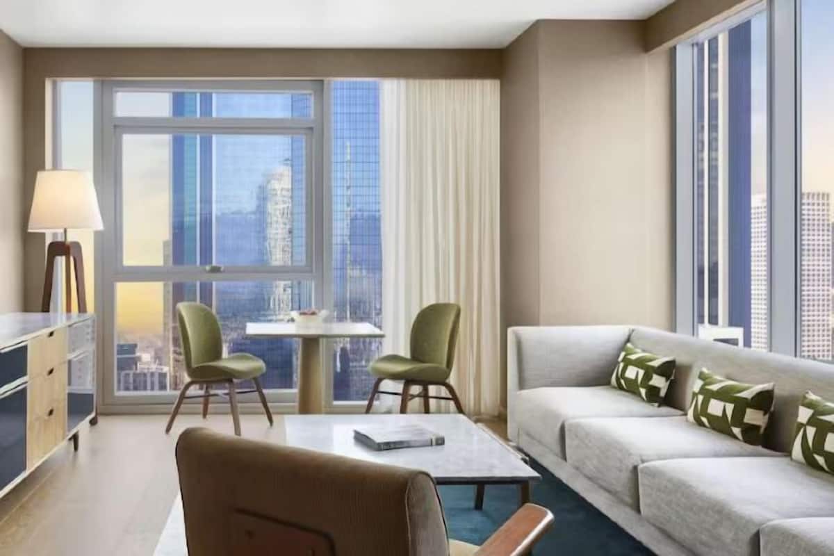 Área de sala de estar | Televisión LCD, Netflix, Hulu y películas con cargo