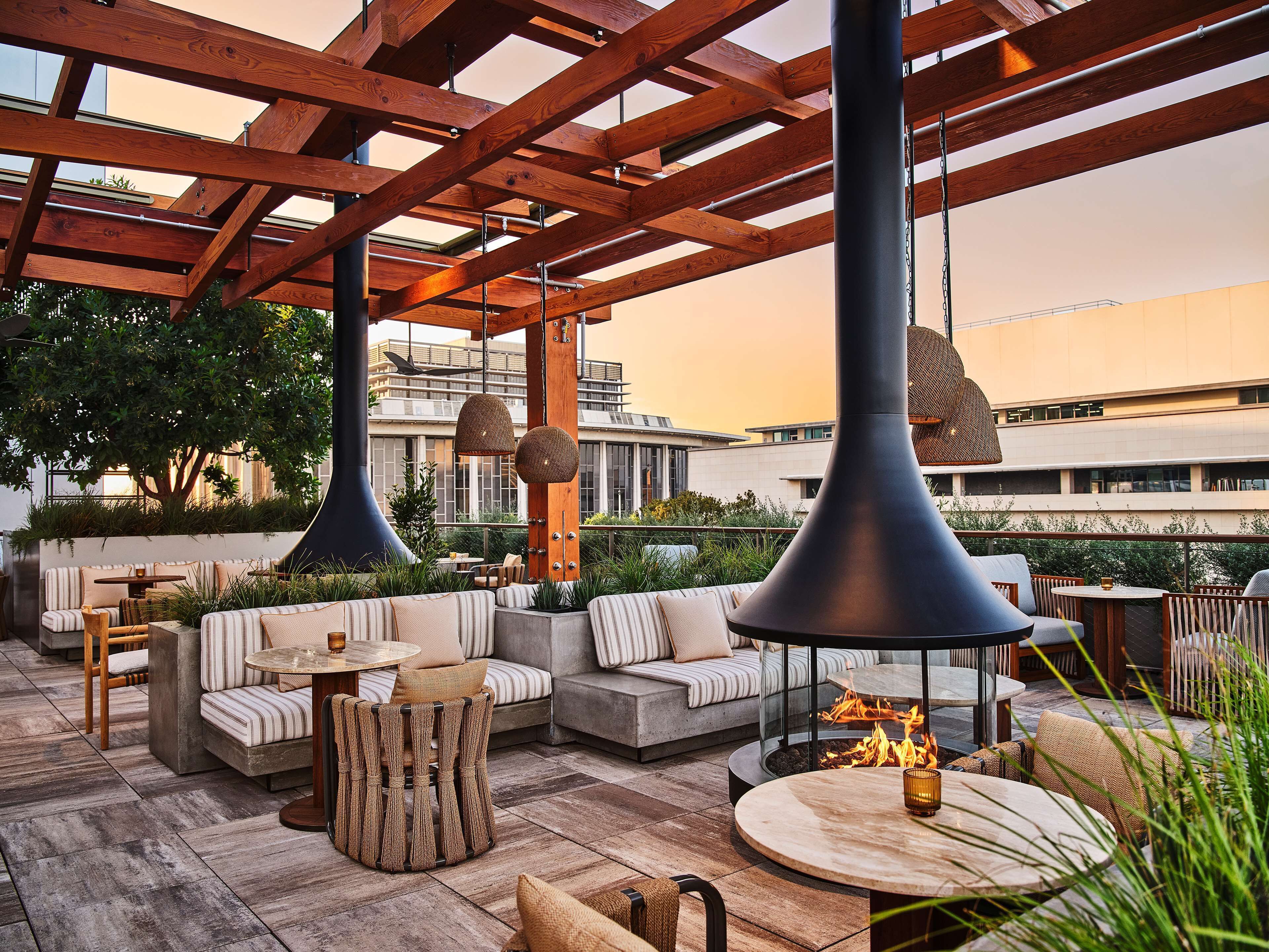 2 restaurants, breakfast, lunch, dinner served; spanish cuisine